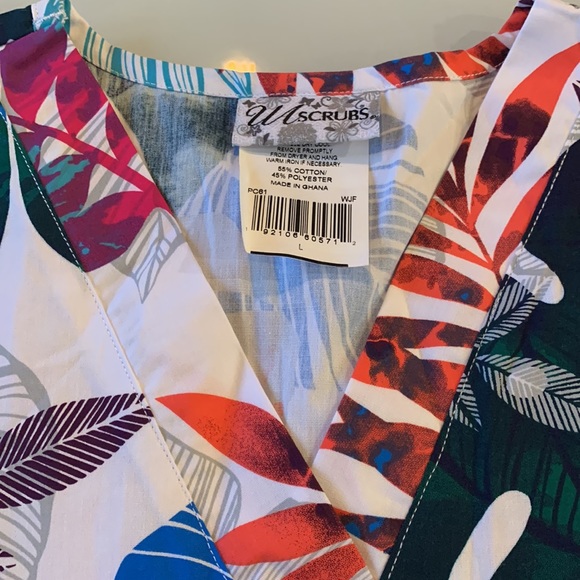 Six UAScrubs tops - size L - Picture 4 of 8